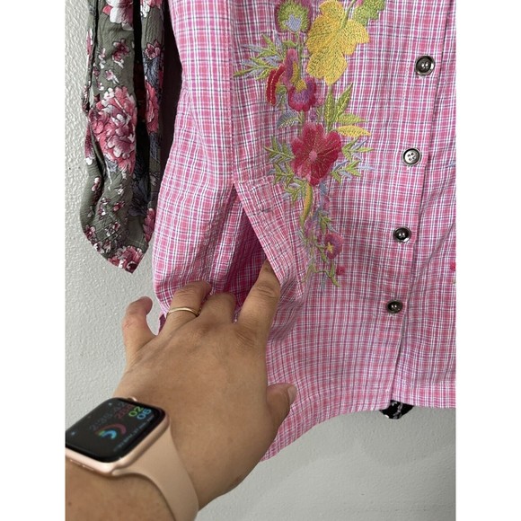 Calessa Woman's Plaid Floral Embroidered Tunic Button Top Roll Tab Size Medium - Picture 3 of 8